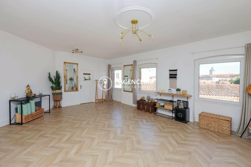 Albi,  local professionel de 128m2