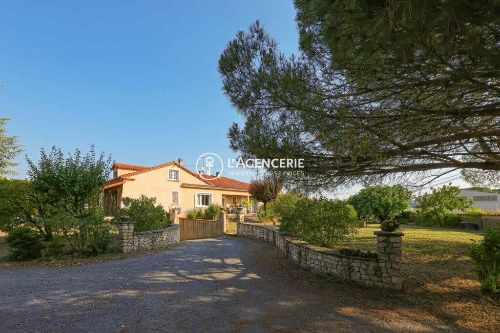 Ensemble immobilier – 153 m2 avec dependances