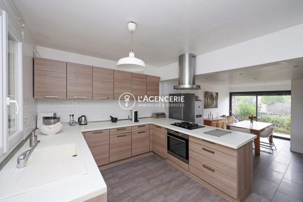 Maison T6 rénovée